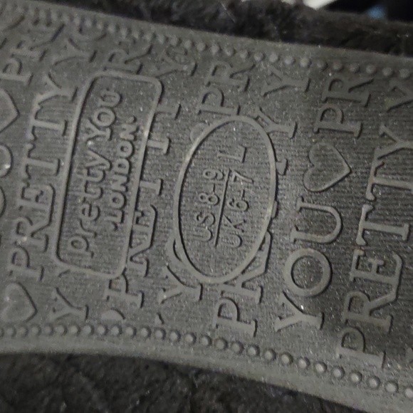 Pretty You London Black and Gray Pom Pom Quilted Slippers, New, Large, 8-9 - Picture 9 of 10